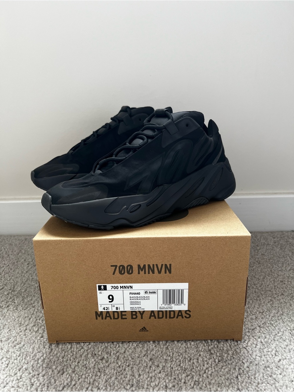 Adidas Yeezy Boost 700 MNVN - Picture 6 of 7
